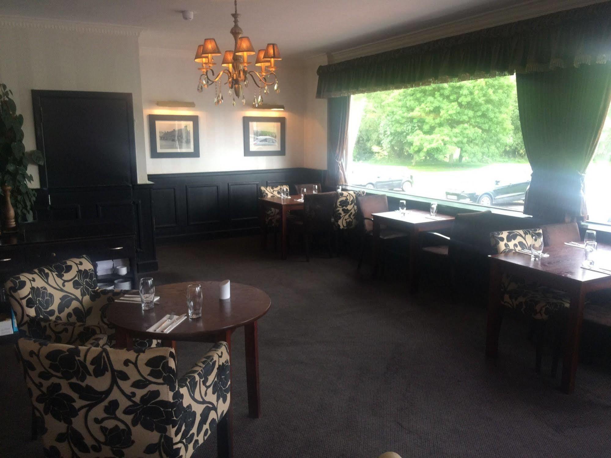 The Popinjay Hotel Larkhall  Exterior photo